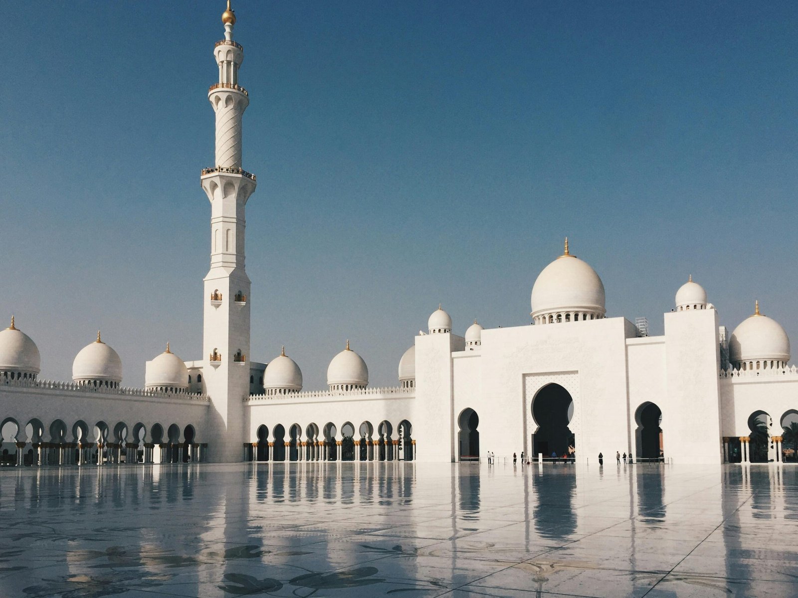 Cheap flights from London to Abu Dhabi
